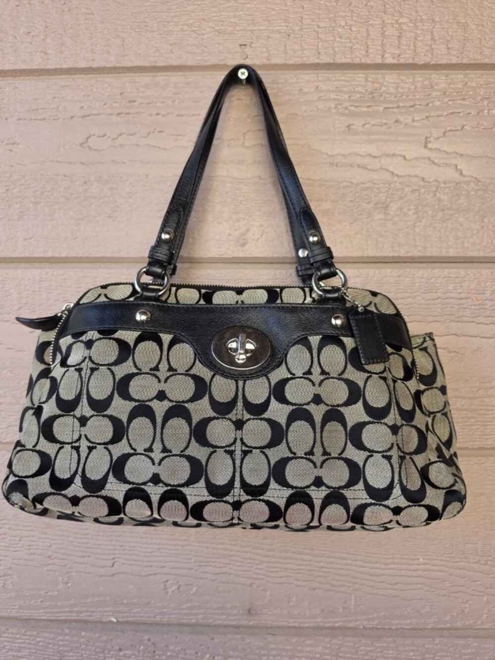 Authentic Coach Womenโs Signature C Turnlock Shoulder Bag Black Cream Jacquard 2